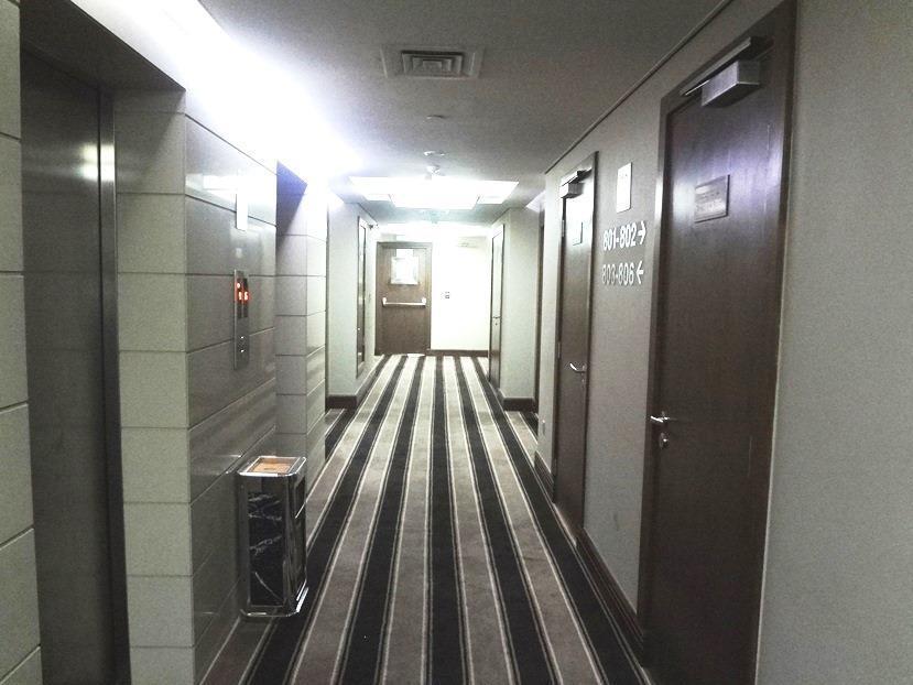 ホテル オークス リワ エグゼクティブ スイーツ アブダビ エクステリア 写真